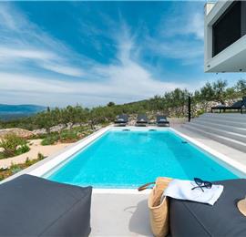 3 Bedroom Villa with Heated Pool and Sea view near Stari Grad, Hvar Island Sleeps 6-8 